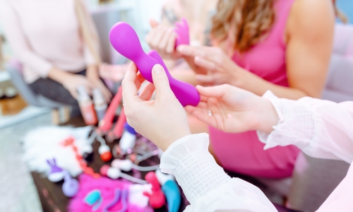 Read more about the article מה מונע מאנשים לרכוש אביזרי מין?