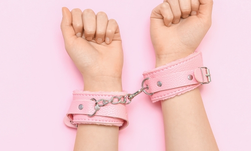 Read more about the article איך לענג אישה עם אביזרי מין?